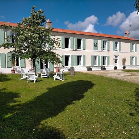 Les Grands Vents Hotel Chervettes Buitenkant foto