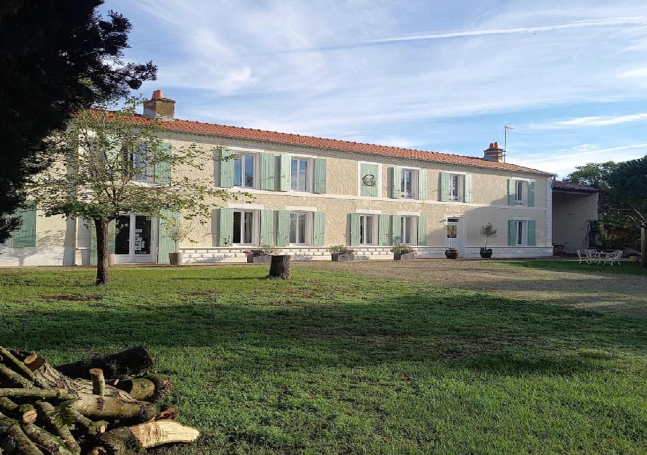 Les Grands Vents Hotel Chervettes Buitenkant foto