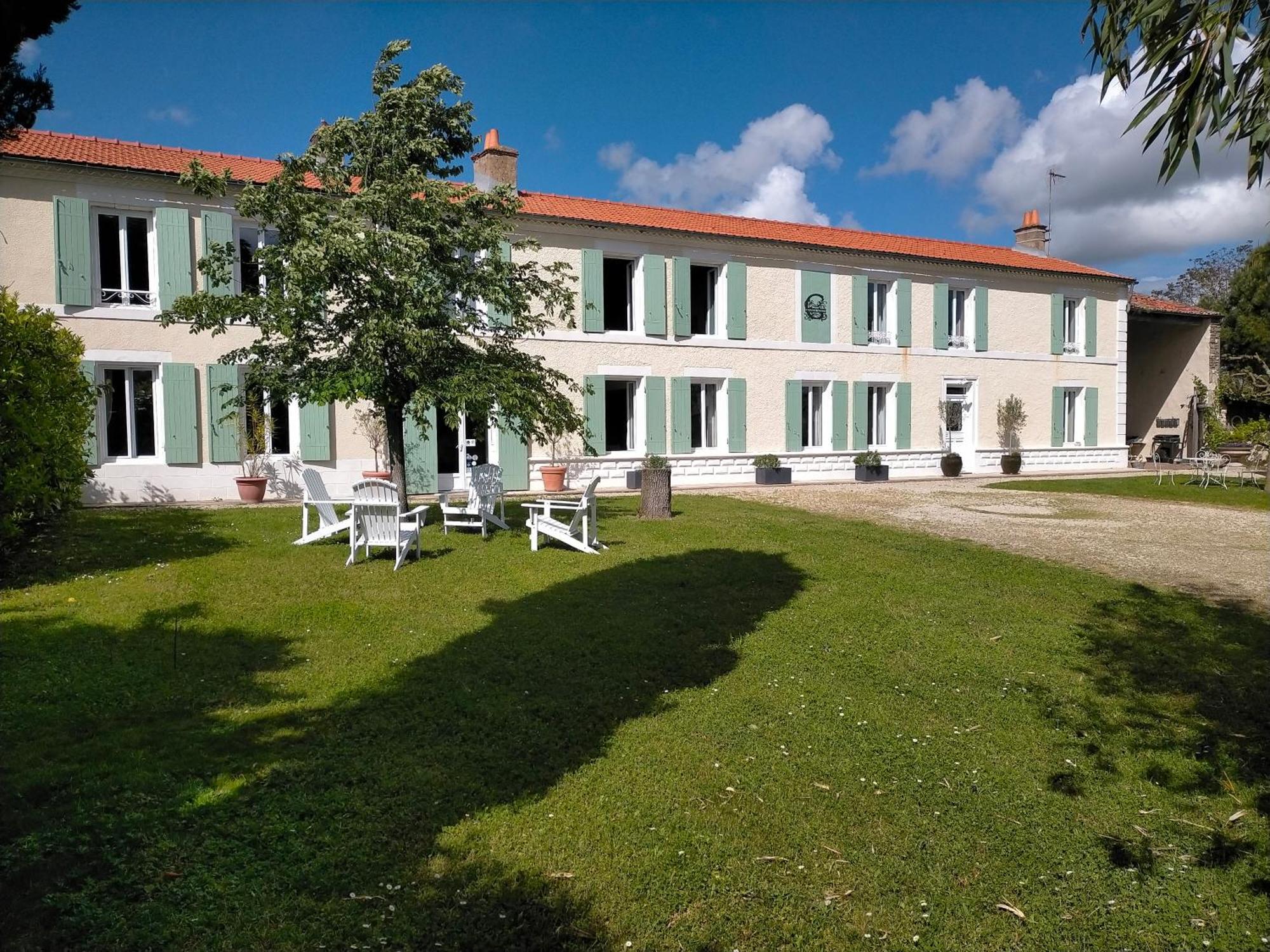 Les Grands Vents Hotel Chervettes Buitenkant foto